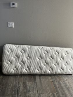 Mattress ( For Sleeper cab) Semi Truck Camarote 77in By 28in Exellente Condition