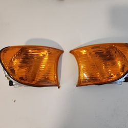 Genuine BMW e46 Front turn indicators (right/left) & Amber Fender Side Marker (right&left)