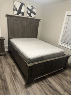 Queen Size Bedroom Set