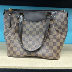 Louis Vuitton Purse 