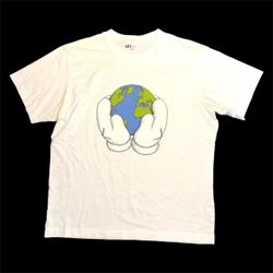 KAWS X Uniqlo White Peace For All Shirt Size XL 