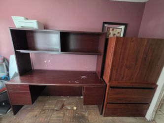 Office desk and 2 file cabinets