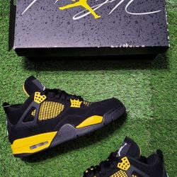 Jordan 4 Retro 