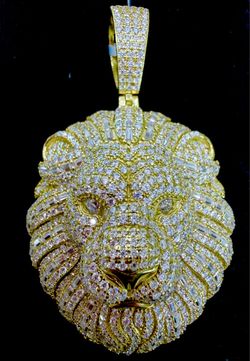 Iced Out Lion Head Pendant Gold Tone 925 silver Moissanite