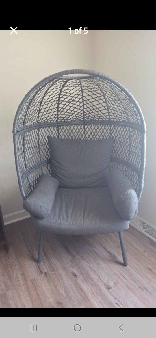 New Egg Chair!!