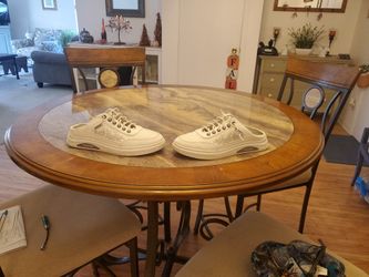 Very Nice Casual Skate Shoes