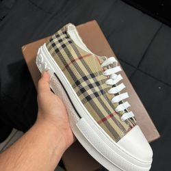 mens checker shoe