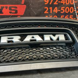 DODGE RAM 1500 REBEL 2013-2018 GRILLE OEM