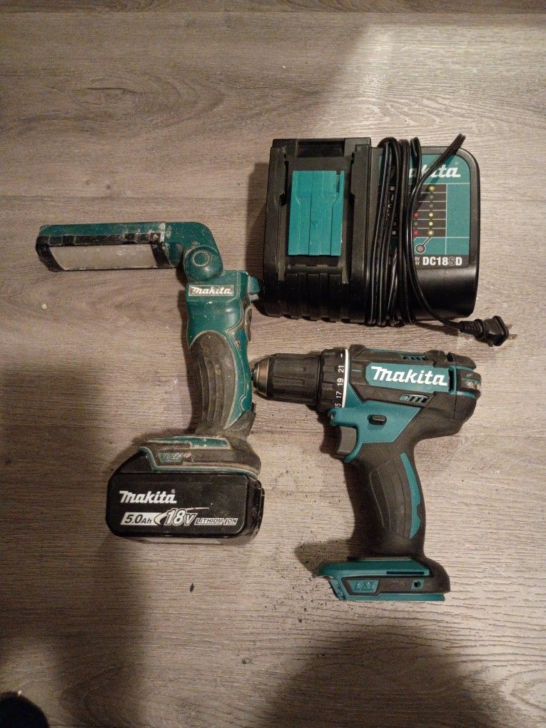 Makita 18V LXT Drill Driver & Worklight w/ 5.0 AH Battery and Charger