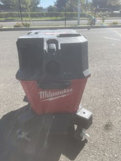 Milwaukee M18 wet / dry Vacuum ⭐️⭐️⭐️⭐️⭐️