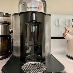☕ Nespresso Coffee Machine – Like New – $70 (Retail $220!) 