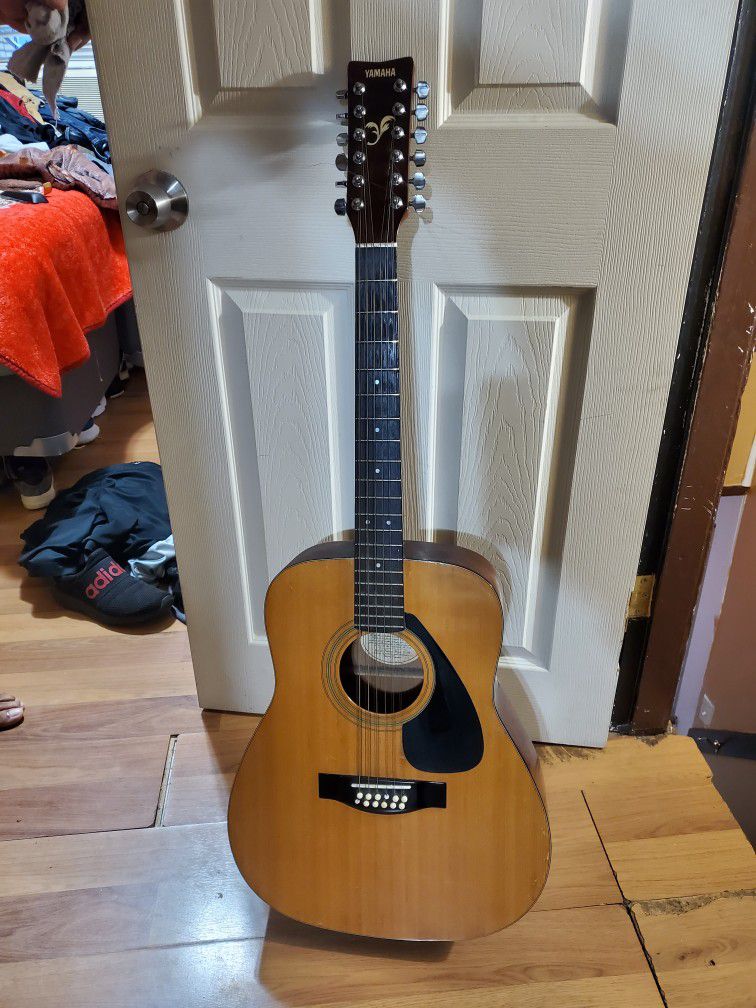 Yamaha fg 410 12a  12string Acoustic Guitar