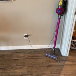 Dyson Sv04