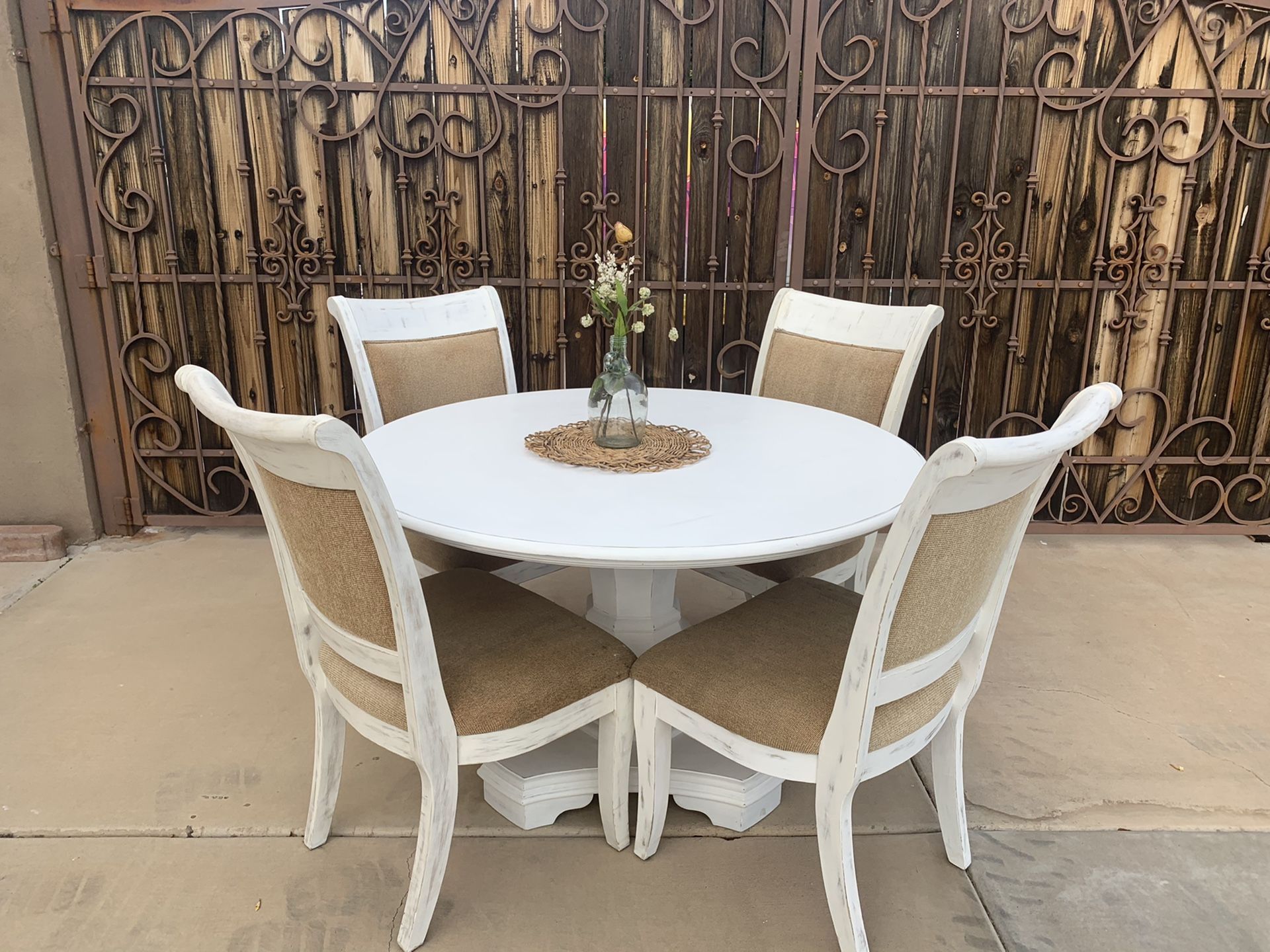 Dining room table with 5 chairs