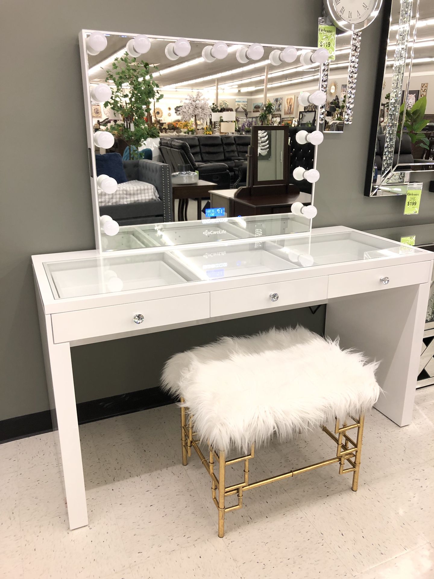 Vanity with Bluetooth and USB charge