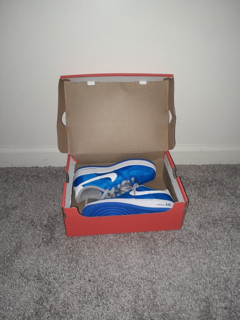 Nike Blue And White Air Force 1 Size 4.5 4o2 5o3 8799