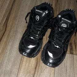 Balenciaga Runners (Black) 400 OBO