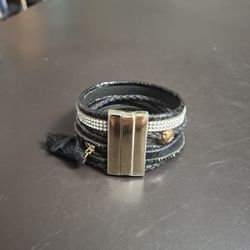 Vintage Bracelet Faux Leather Multi-Strap With Goldtone Magnetic Clasp W/Rhinestones 7.75"