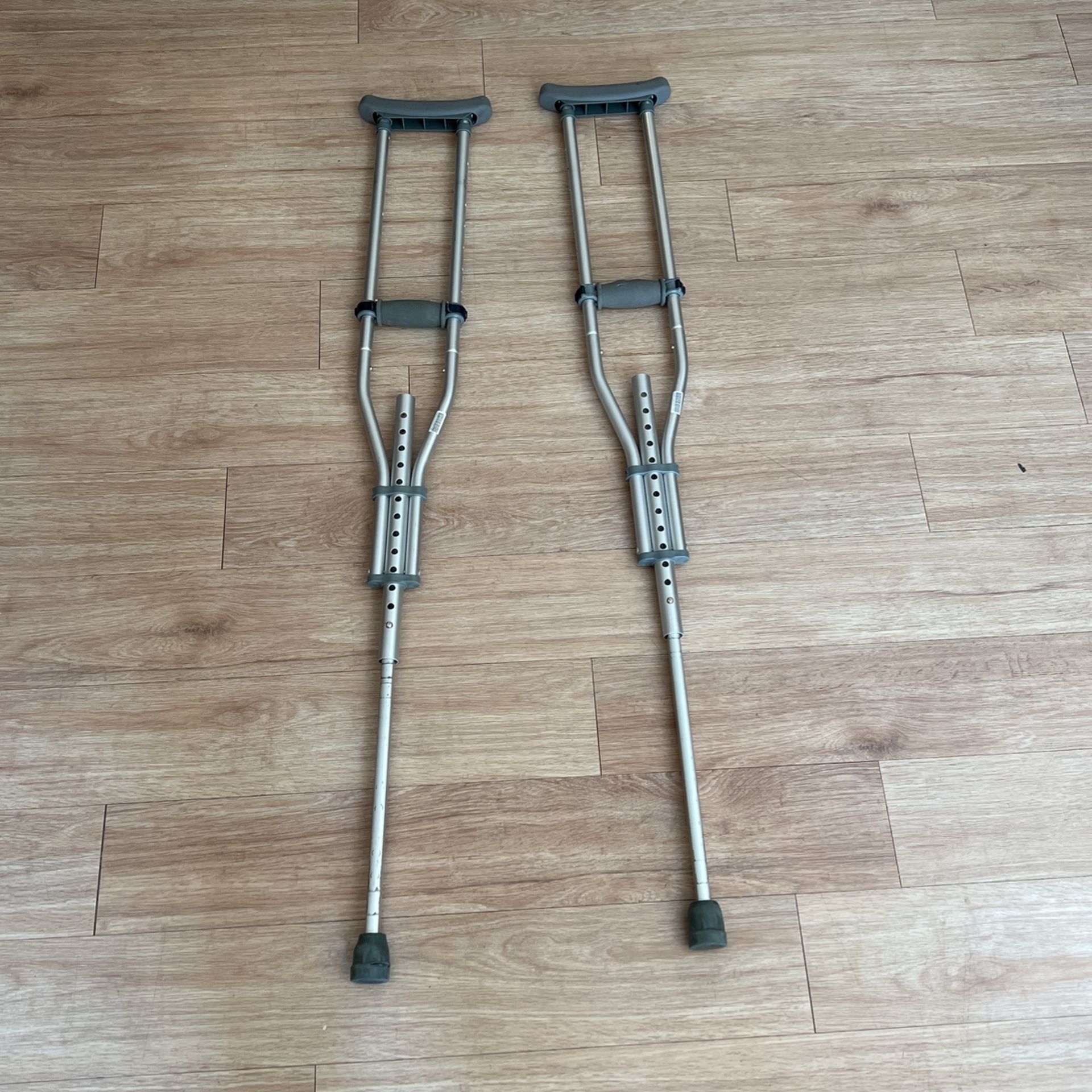 Crutches 