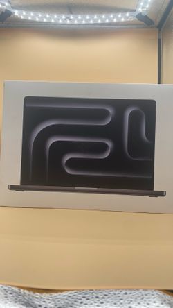 16”MacBook Pro m4 max 64Ram 1TB SSD.  Nano texture