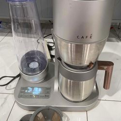 Café Specialty Grind Brew Smart Coffee Maker White C7CGAAS2TS3