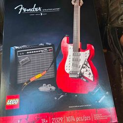 LEGO 21329 : Fender Stratocaster 1074 Piece New Sealed