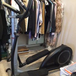 Life Core Elliptical LC800