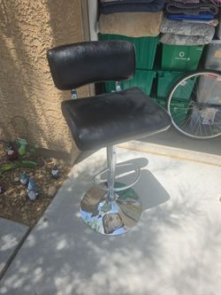 Bar stool