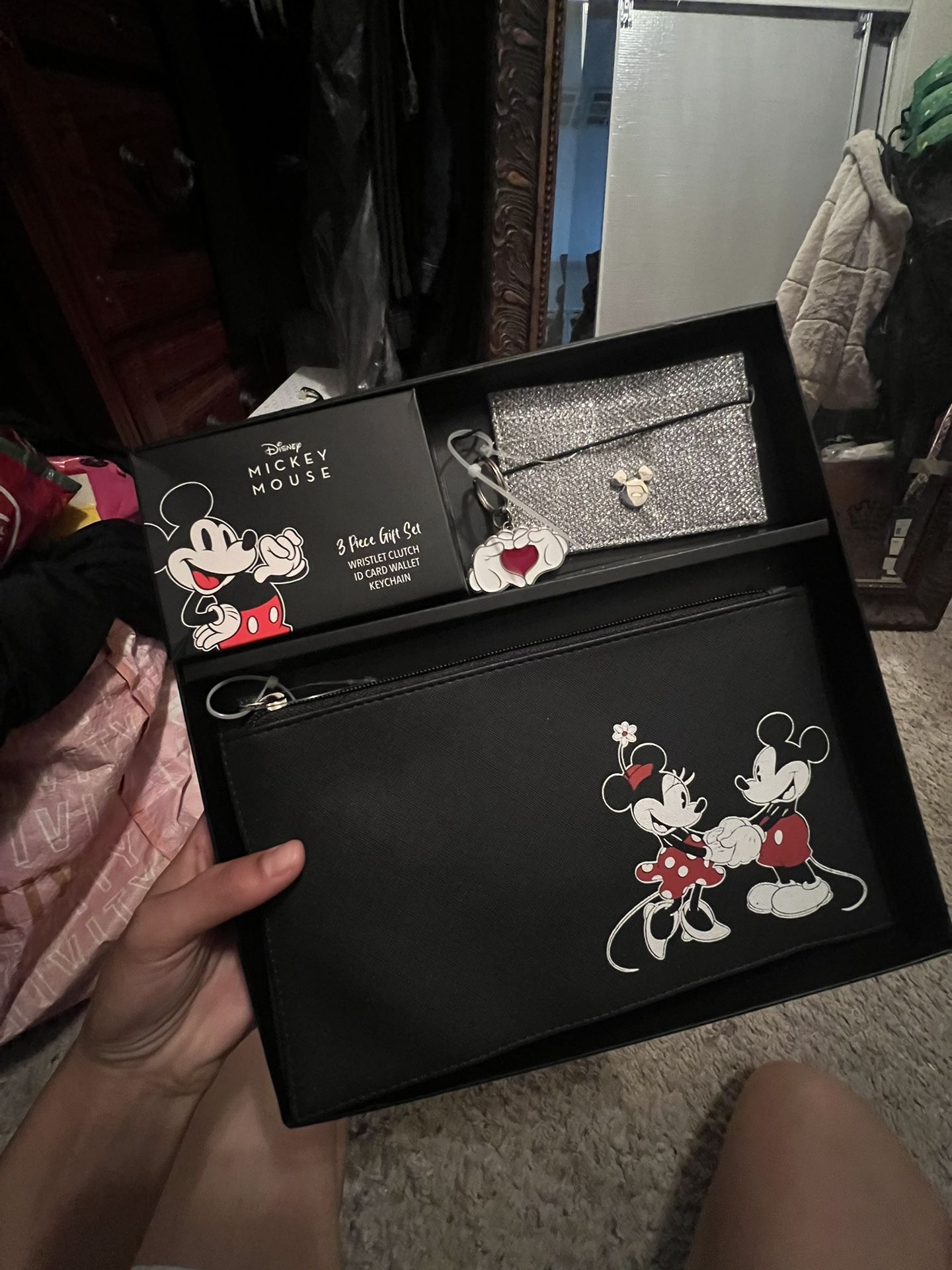 New 3 piece Mickey Disney gift set: Keychain, ID card wallet, and wristlet clutch