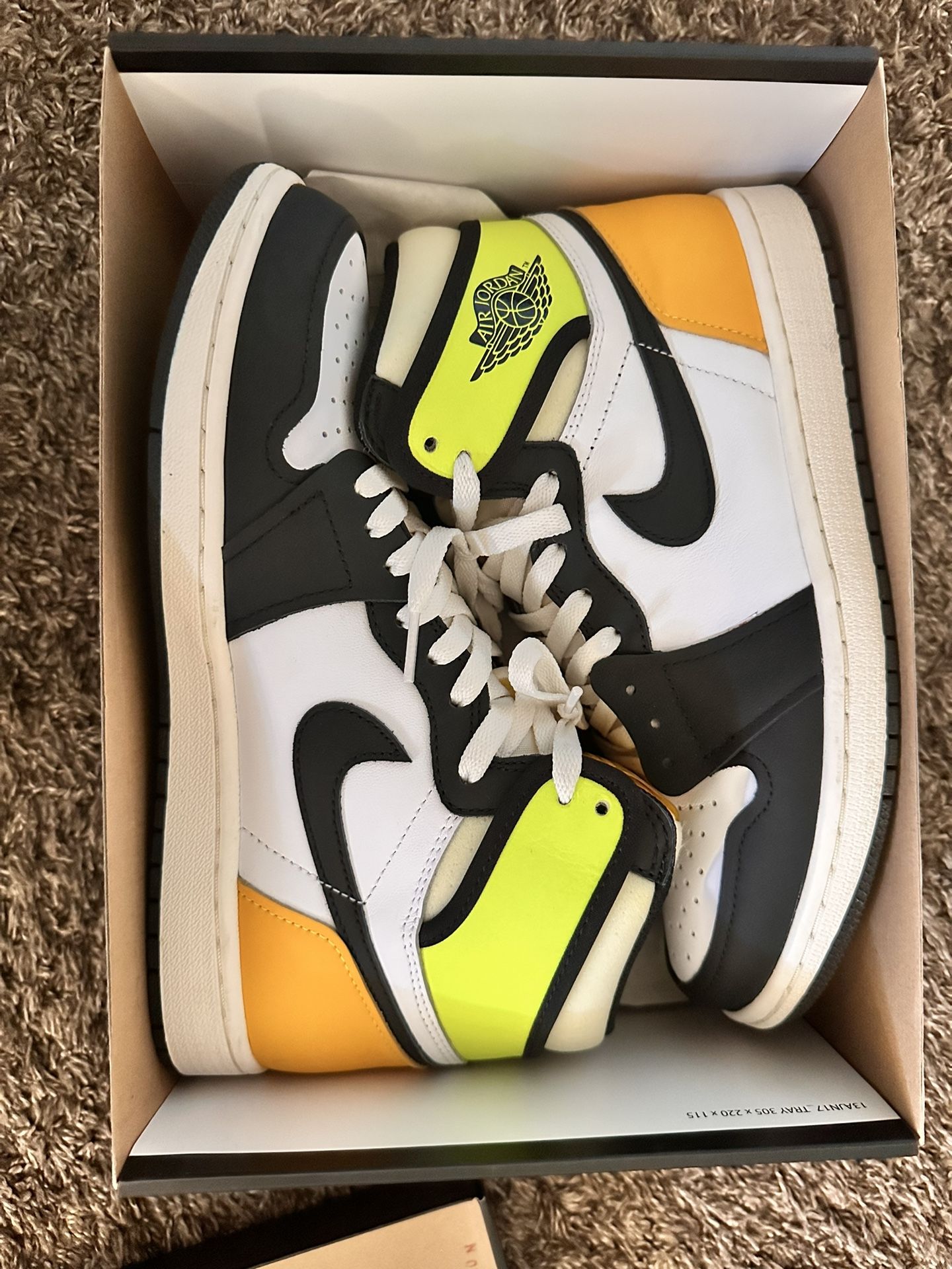 Air Jordan 1 Retro High OG Men's Size 9.5 University Gold/Volt