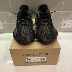 Yeezy 350 v2 MX Rock