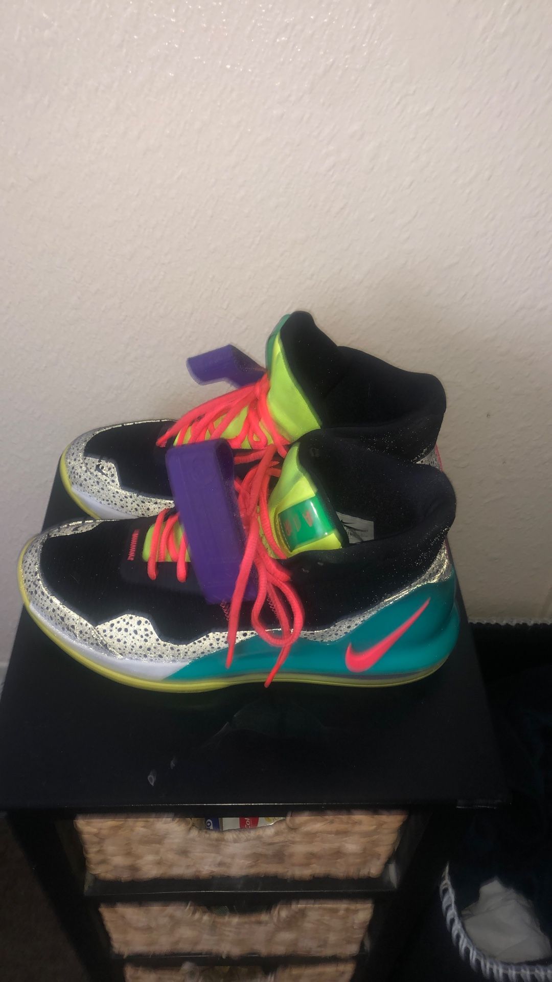 Nike Force Size 9