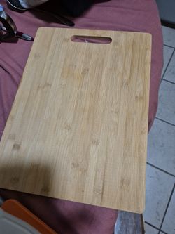 4 cutting boards.