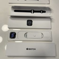 Apple Watch SE 40mm 2nd Gen Unlocked Midnight Aluminum Case with Sport Band, M/L