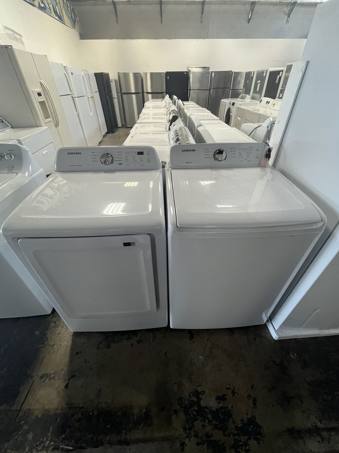 Washer And Dryer Samsung 27”