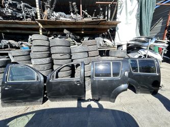 2005-2012 Nissan Pathfinder Left driver Door Right Passenger Door 