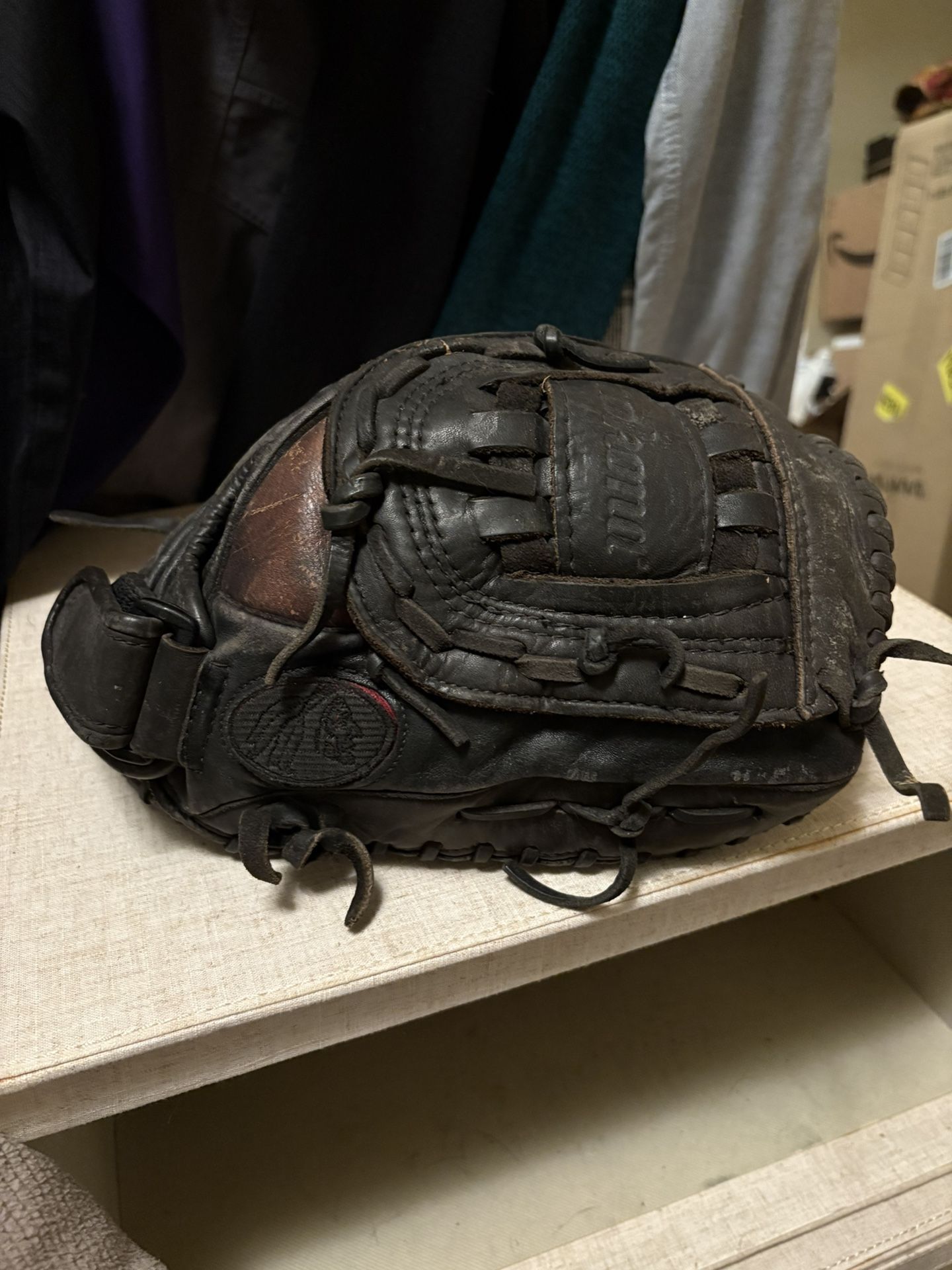 Nokona Baseball / Softball Glove 12