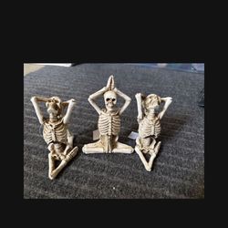 3 SKELETONS 5” HALLOWEEN DECOR