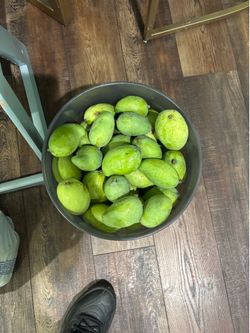 Green mangos from Mexico