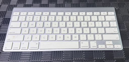 Apple Wireless Magic Keyboard - Silver/White