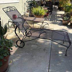 Vintage Iron/steel Outdoor Chaise With wheels