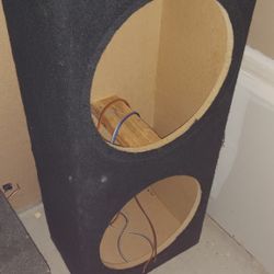 Dual 15-in Sealed Box Subwoofer Enclosure Good Condition Needs To Go