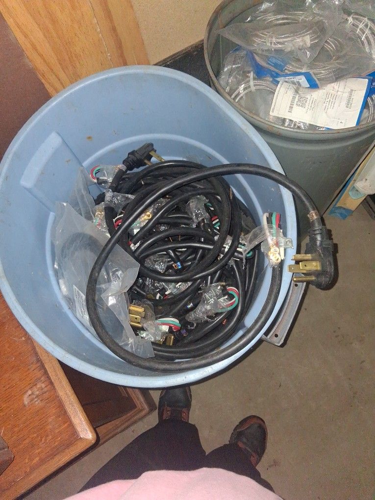 110 Electric Plugs (Male)