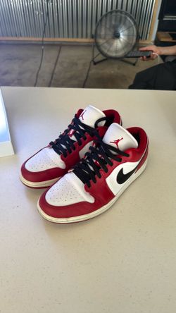 Air Jordan one gym red low (Chicago - hand painted)
