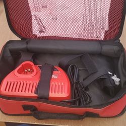 MILWAUKEE M12 CHARGER W/POUCH 