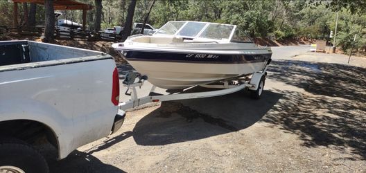 1995 Bayliner Capri well maintained
