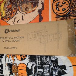 Medium Full Motion TV Wall Mount