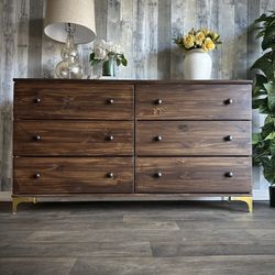 🌺 Newly Refinished Solid Wood 6 Drawers Dresser/ Details Below ⬇️/ I Can Deliver  