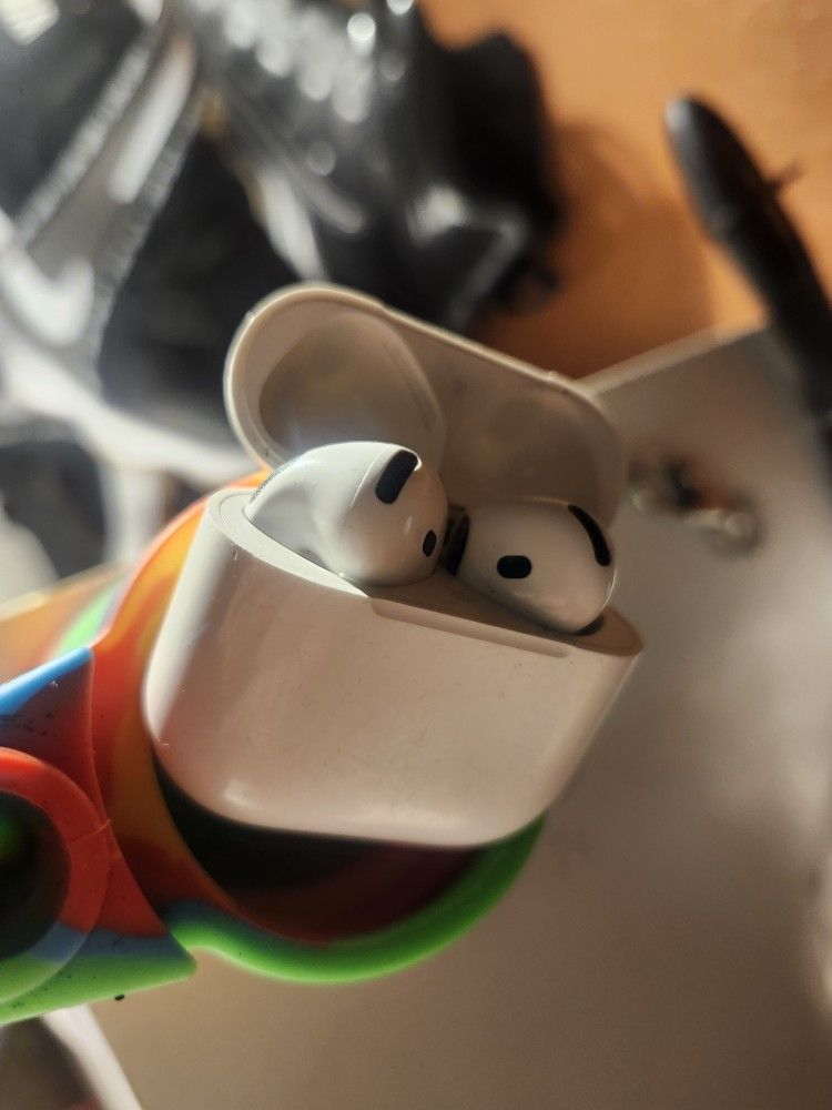 Air Pods 4