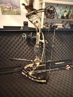 Hoyt REDWRX RX-4 Alpha Carbon Bow Package
